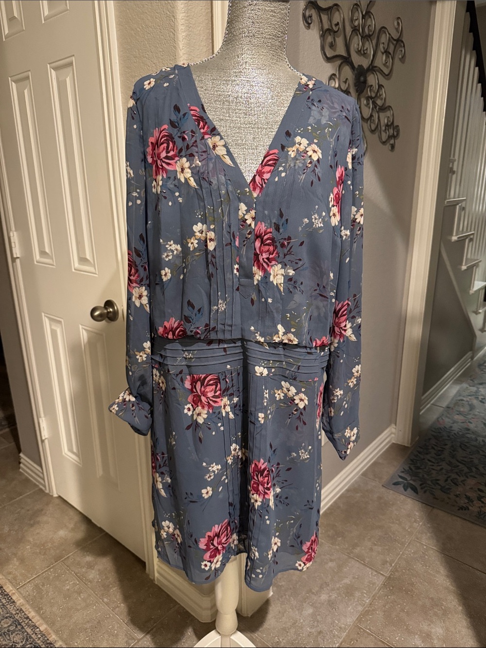 White House Black Market Blue Floral Long Sleeve Dress
